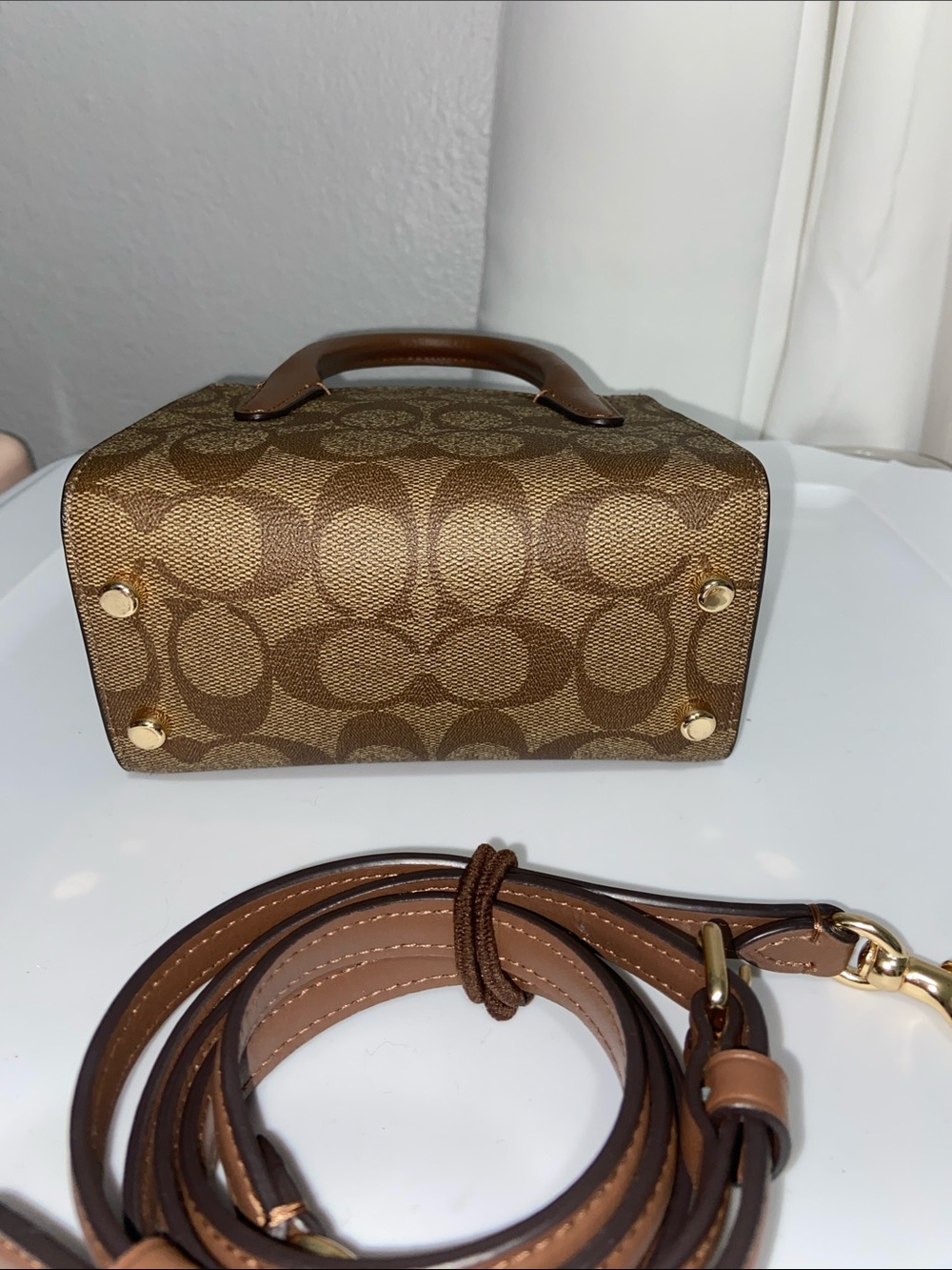 COACH Mini Andrea Carryall - Picture 4 of 11